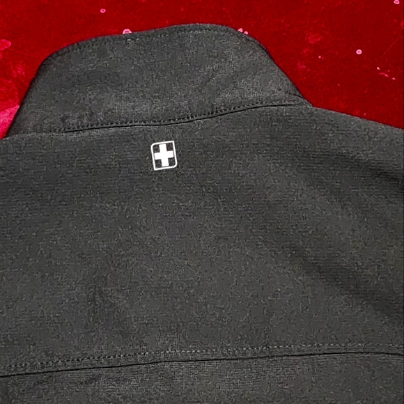 Swiss Tech 🇨🇭 Black Full Zipper Jacket - Picture 11 of 11